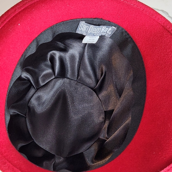 San Diego Hat Company Women's Wool Felt Cloche Hat with Sequin Lace Aplique Trim - Picture 8 of 8